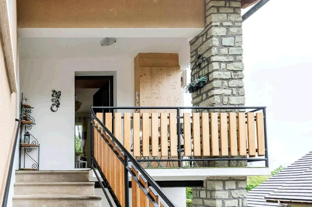 Appartement Jolie Appart T4 La Zoune Avec Jardin 8 Personnes Chorges